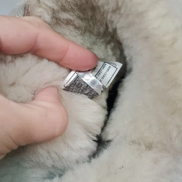 Ugg Australia Women Bailey I Do Wedding Bridal Short Sheepskin Boots shoes 8 - Picture 14 of 15